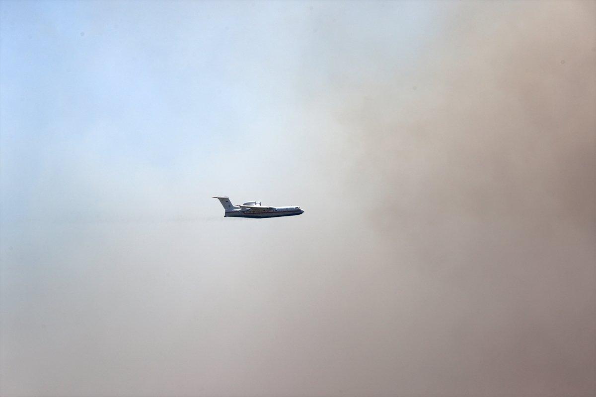 Marmaris'teki yangın kontrol altına alınmaya çalışılıyor