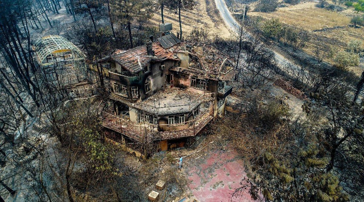 Antalya ve Adana'dan alevlerin ardından yürek yakan manzaralar