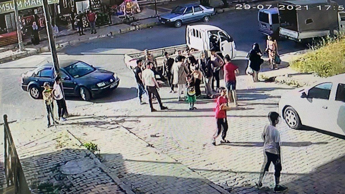 Arnavutköy’de karşıya geçen çocuğa otomobil çarptı