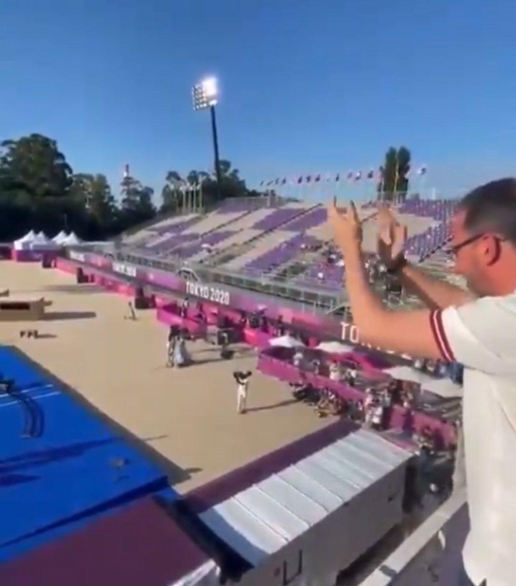 Bakan Kasapoğlu'nun altın madalya sevinci