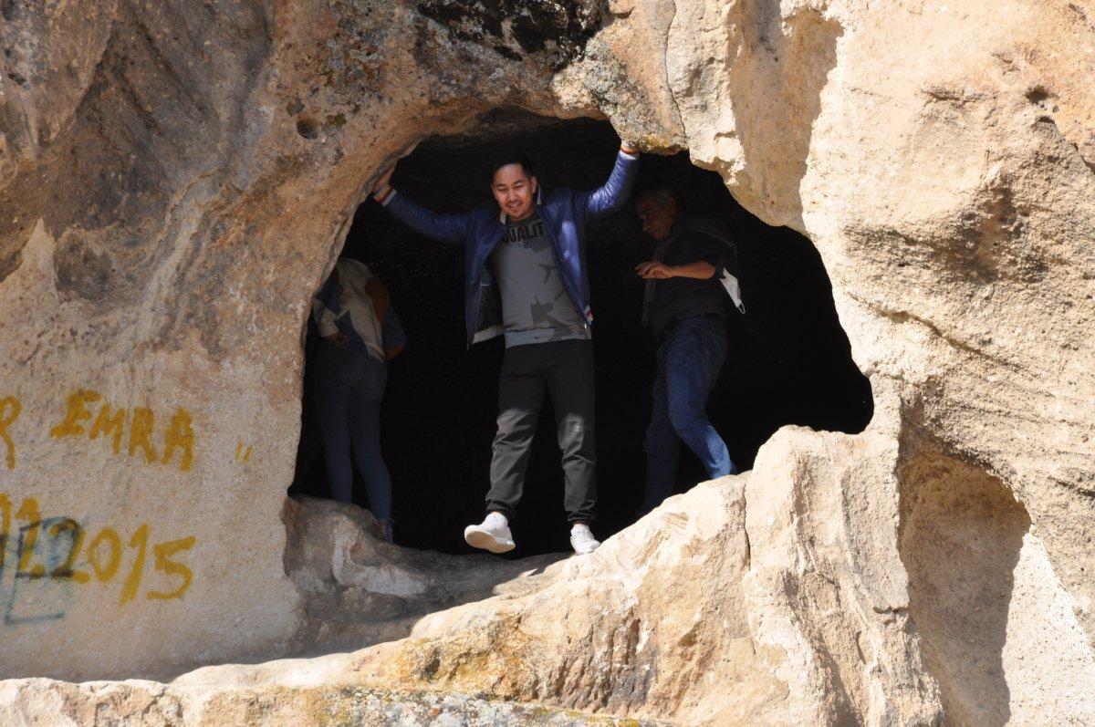 Afyonkarahisar’da, tarihi eserler üzerindeki yazılar siliniyor