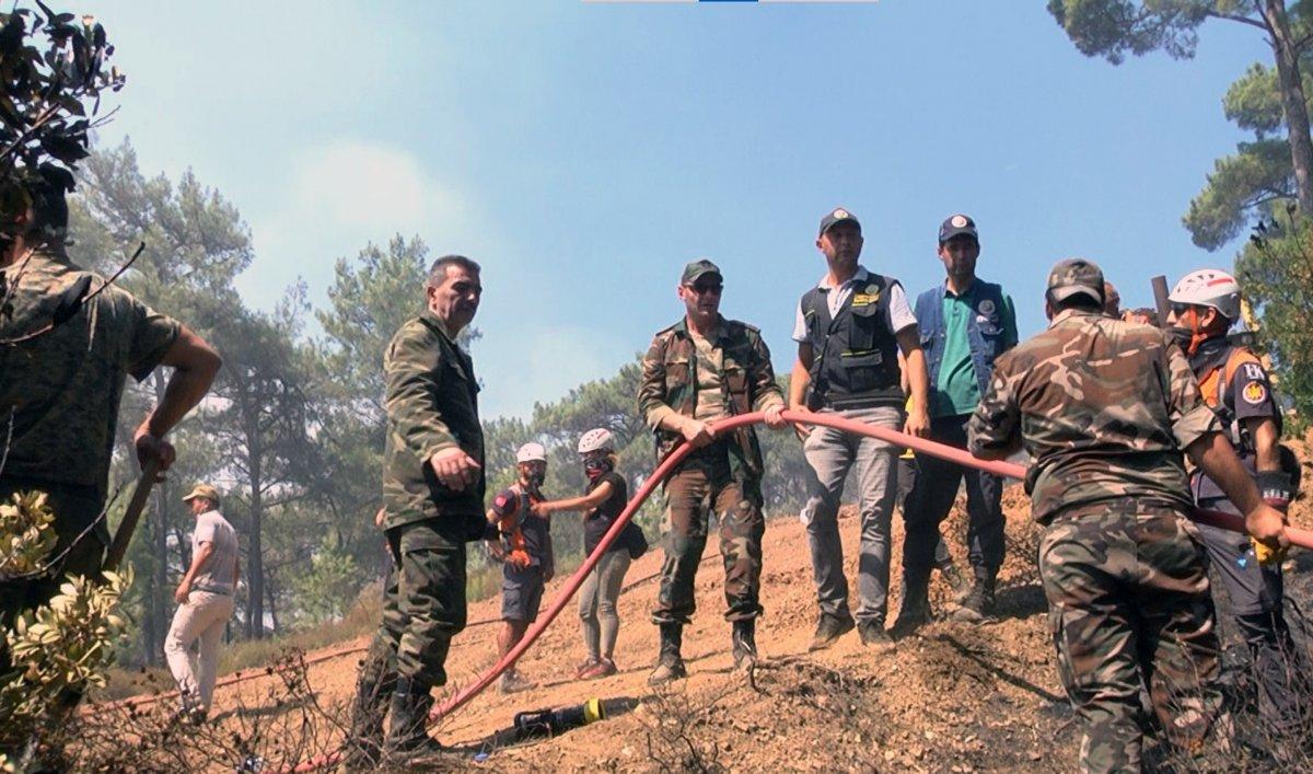 Azerbaycan'dan gelen ekip, yangına müdahaleye başladı