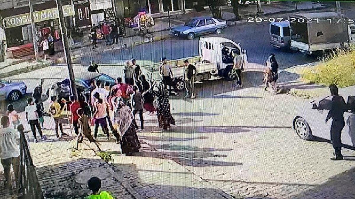 Arnavutköy’de karşıya geçen çocuğa otomobil çarptı