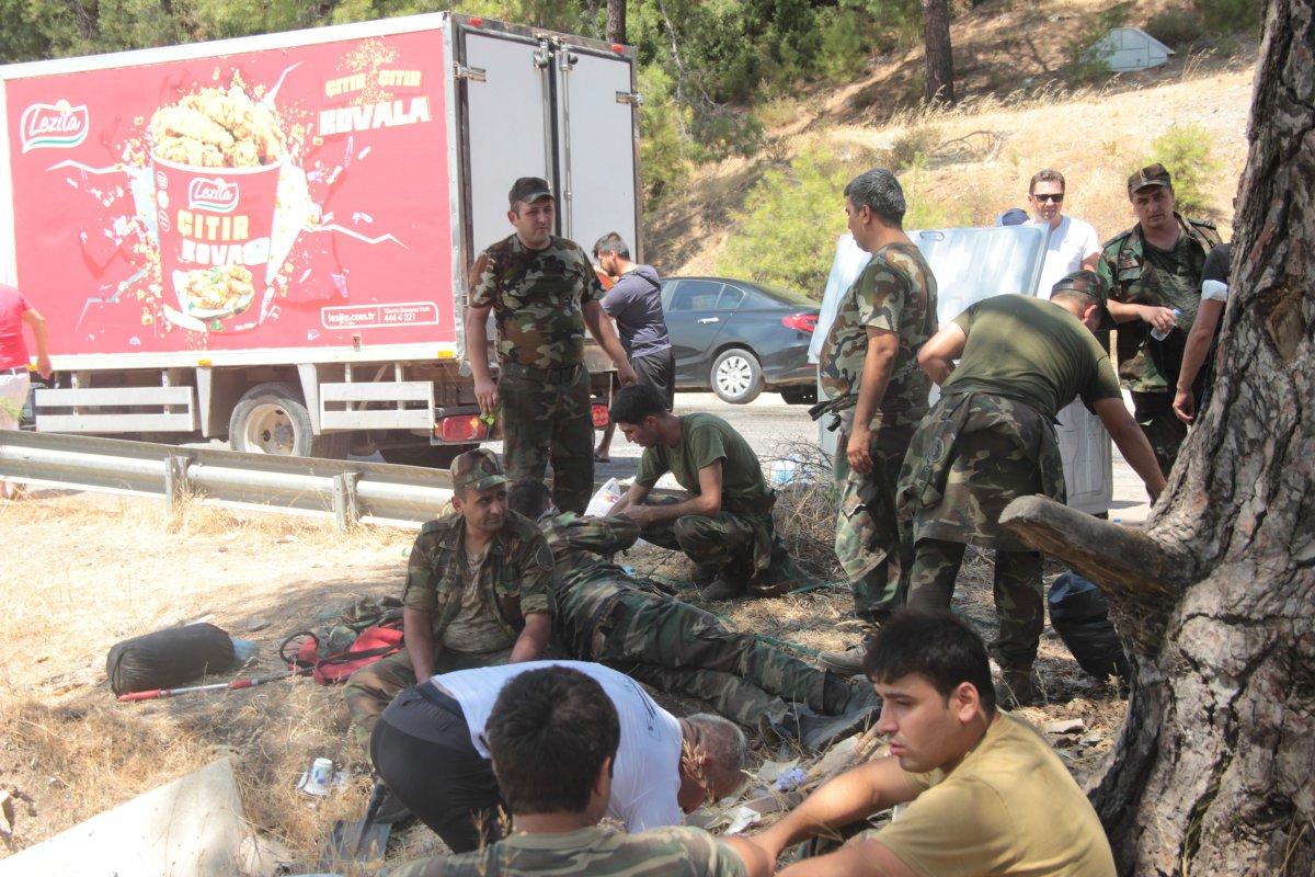 Azerbaycan'dan gelen ekip, yangına müdahaleye başladı