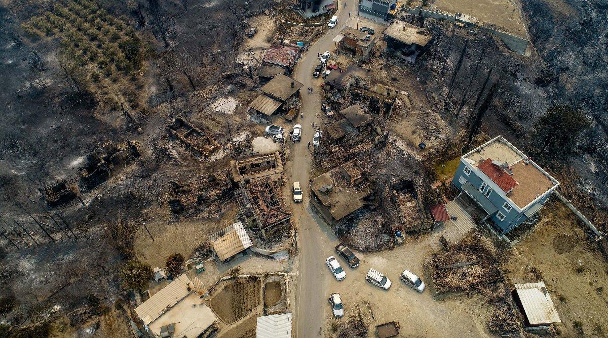 Antalya ve Adana'dan alevlerin ardından yürek yakan manzaralar