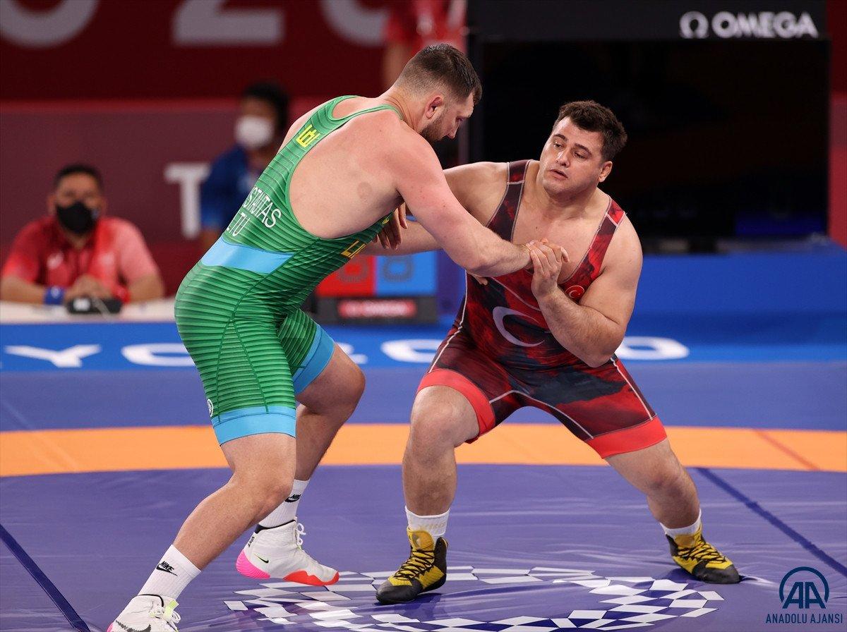 Rıza Kayaalp Tokyo'da çeyrek finalde