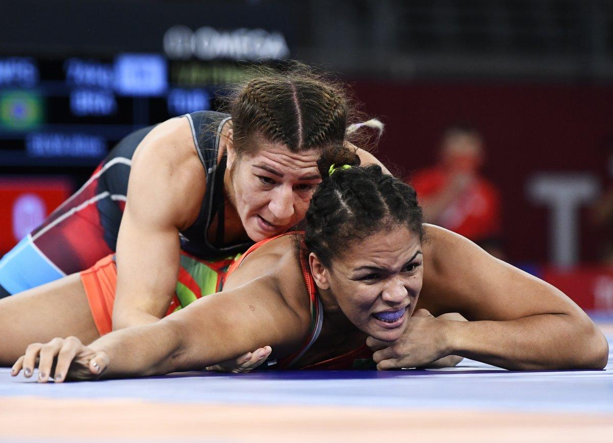 Milli güreşçi Yasemin Adar Tokyo'da çeyrek finalde