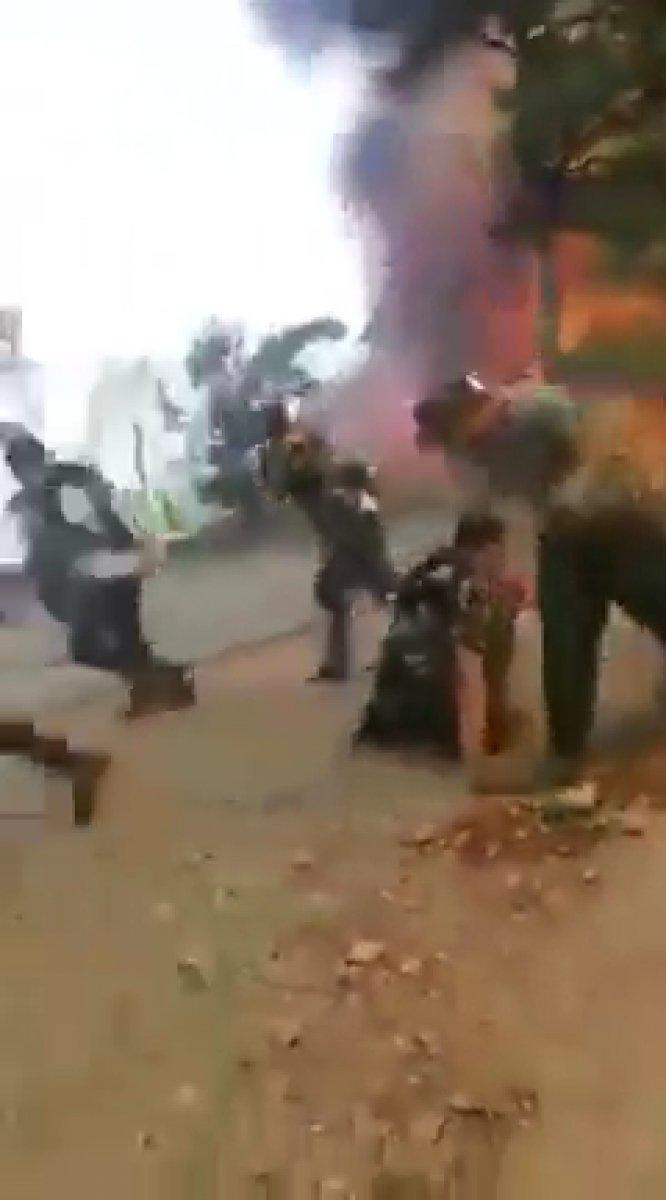 Askerler, Marmaris'teki orman yangınında alevlerin ortasında kaldı