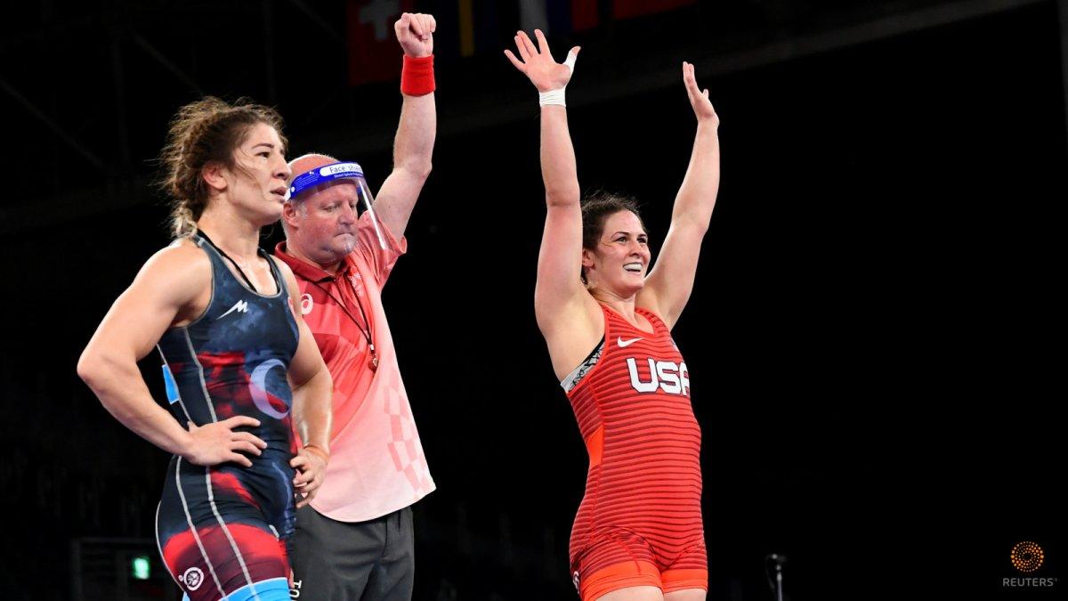 Milli güreşçi Yasemin Adar Tokyo'da çeyrek finalde kaybetti