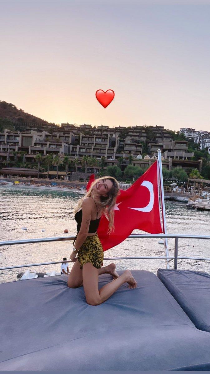 Bodrum’da tatil yapan Şeyma Subaşı’na tepki