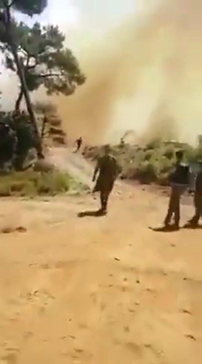 Askerler, Marmaris'teki orman yangınında alevlerin ortasında kaldı