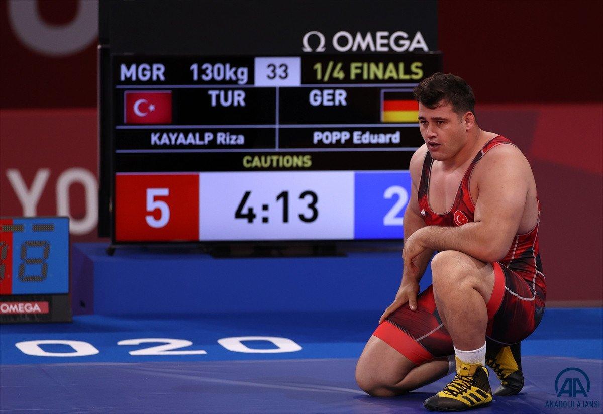 Milli güreşçi Rıza Kayaalp Tokyo'da yarı finalde