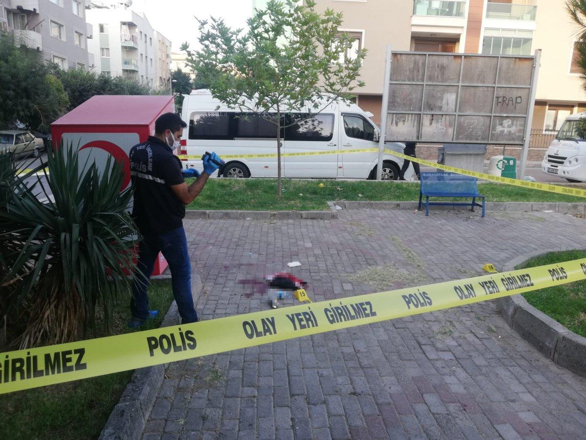 İzmir’de parkta kavga: 1 ölü, 3 yaralı