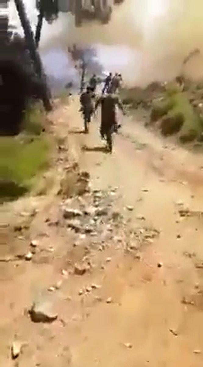 Askerler, Marmaris'teki orman yangınında alevlerin ortasında kaldı