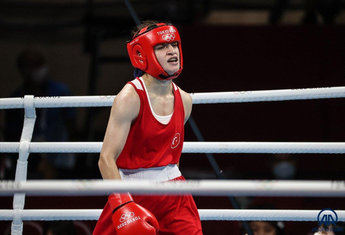 Buse Naz Çakıroğlu Tokyo'da yarı finalde