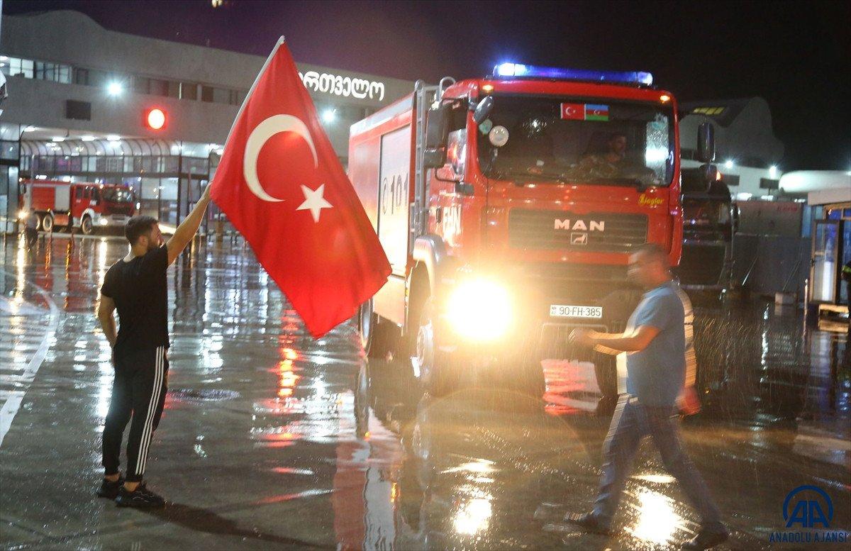 Azerbaycan'dan yangınla mücadeleye destek ekibi geldi