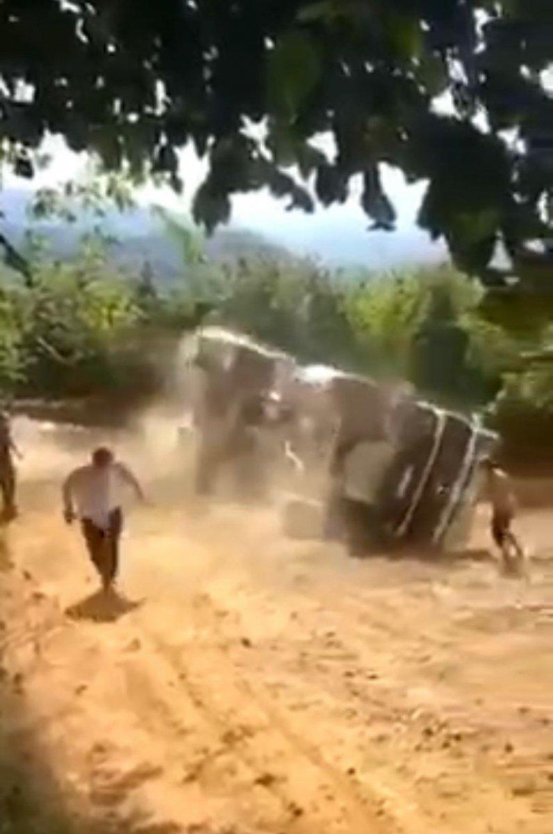 Sakarya'da beton mikseri devrildi