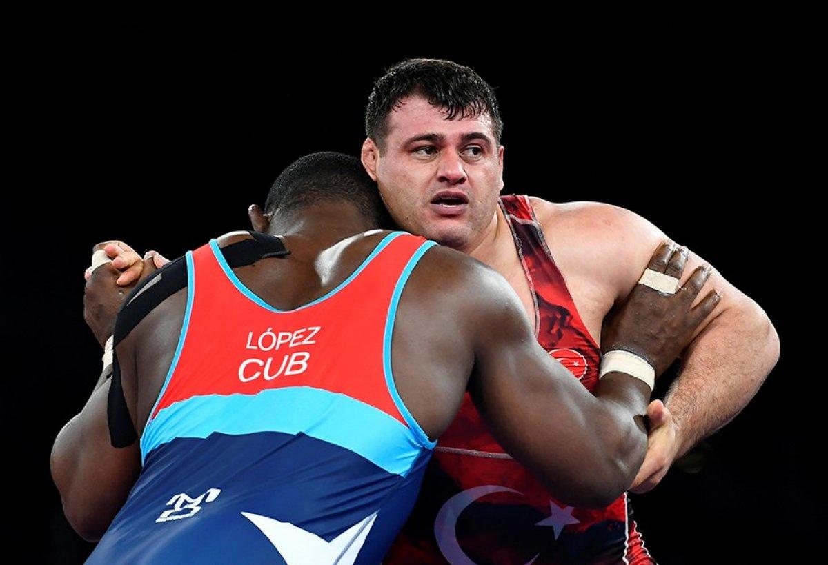 Rıza Kayaalp kimdir? 2020 Tokyo Olimpiyatları'nda üçüncü olan Rıza Kayaalp'in biyografisi..