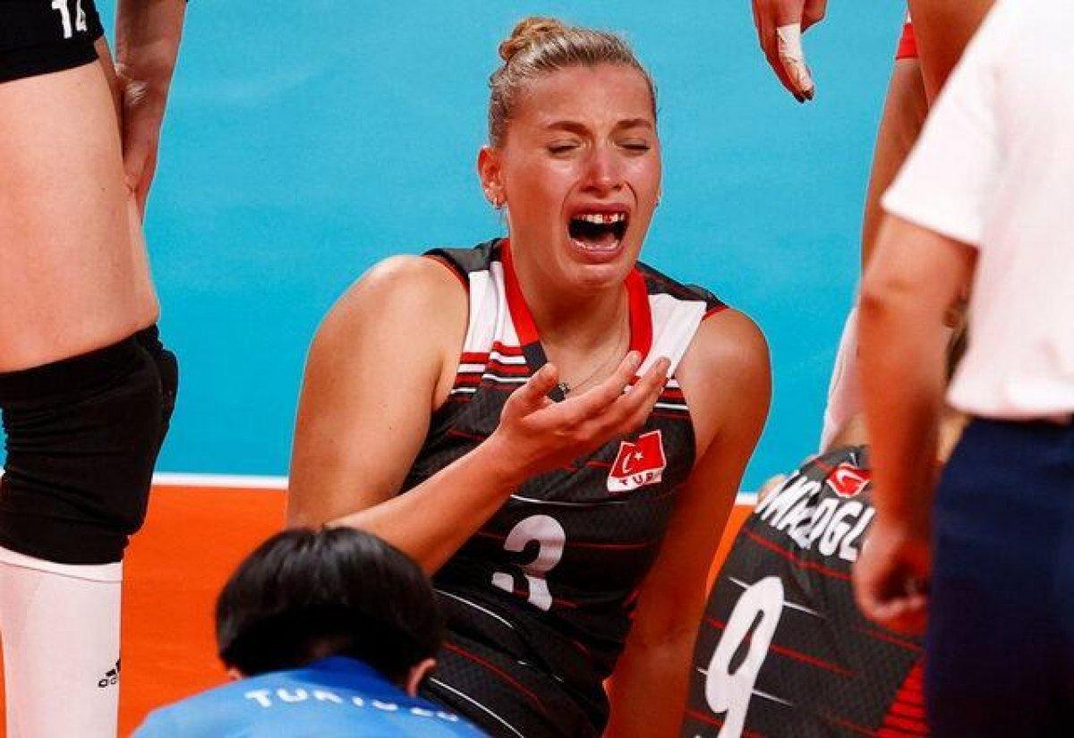 Filenin Sultanları'na nazar değdi! Üç dişi kırıldı, kanlar içinde kaldı...Cansu ve Meliha'nın çarpıştığı an!