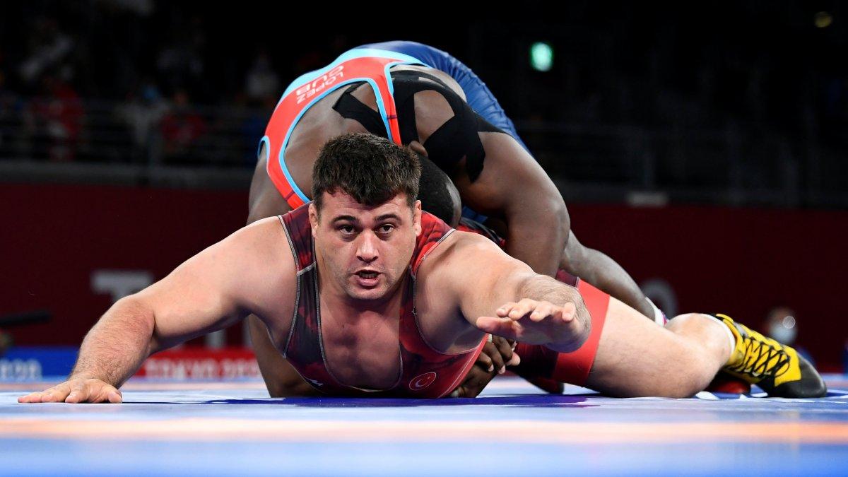 Rıza Kayaalp'ten bronz madalya