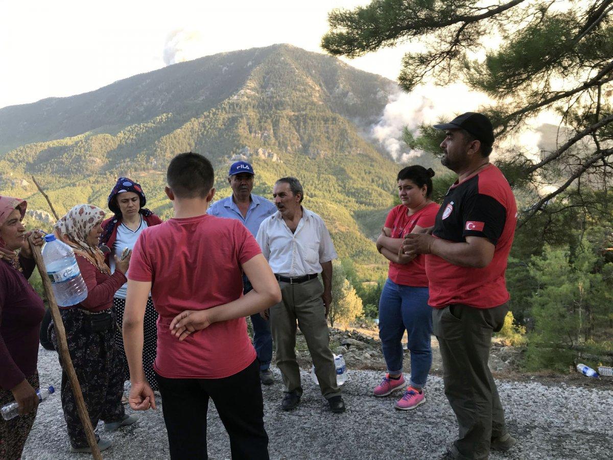 İHH ekipleri yangın bölgelerinde