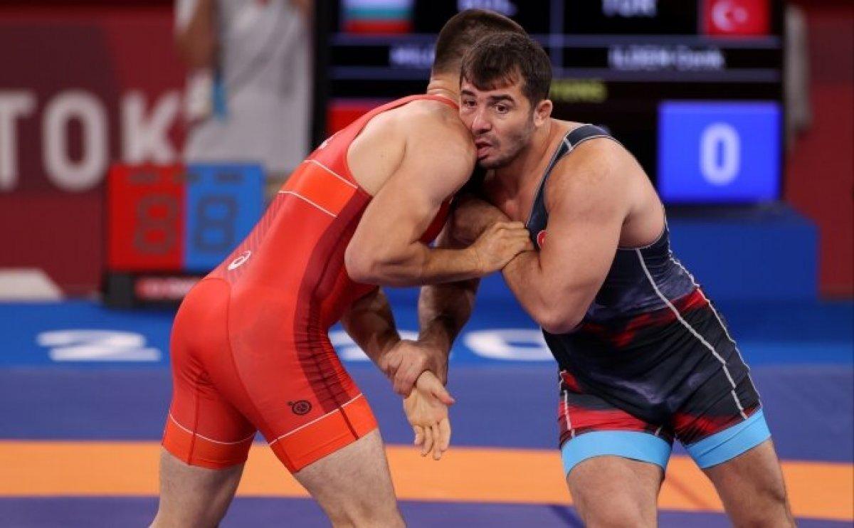 Milli güreşçi Cenk İldem oyunlara veda etti