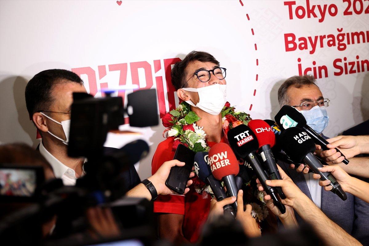 Olimpiyat şampiyonu Mete Gazoz İstanbul'da