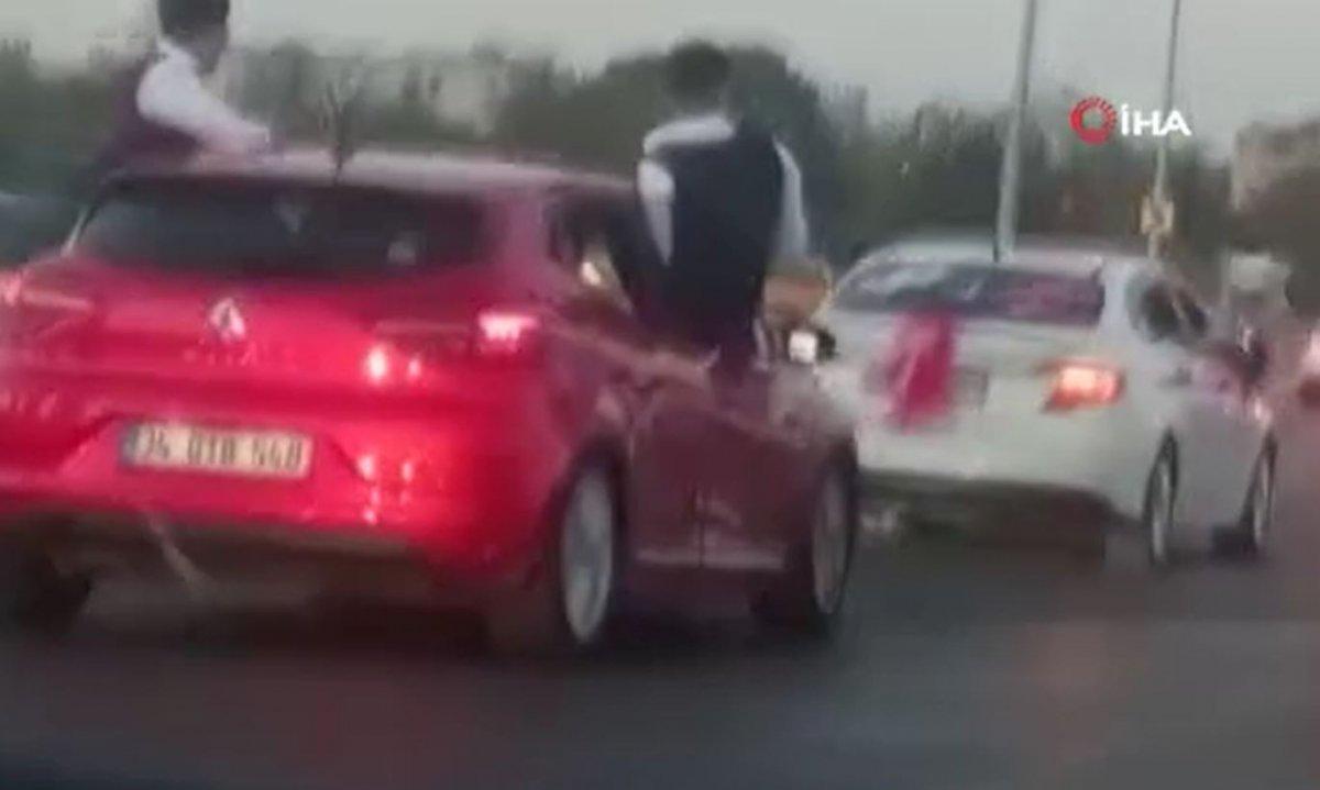 Bakırköy’de düğün konvoyunun trafikteki tehlikeli ilerleyişi kamerada