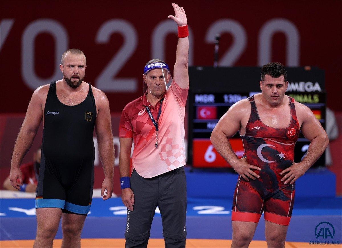 Rıza Kayaalp kimdir? 2020 Tokyo Olimpiyatları'nda üçüncü olan Rıza Kayaalp'in biyografisi..