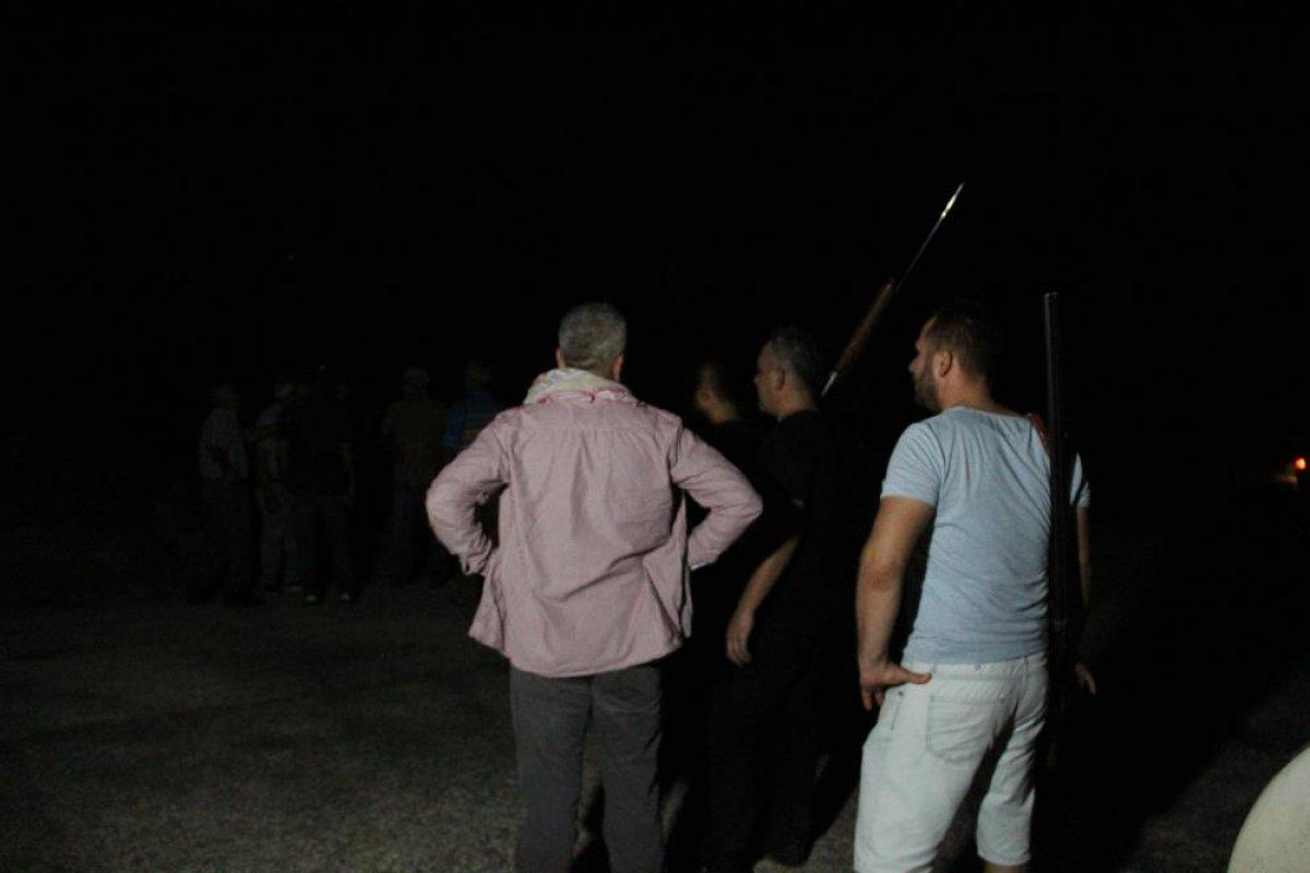 Manavgat'ta silahla nöbet tutanları jandarma uyardı