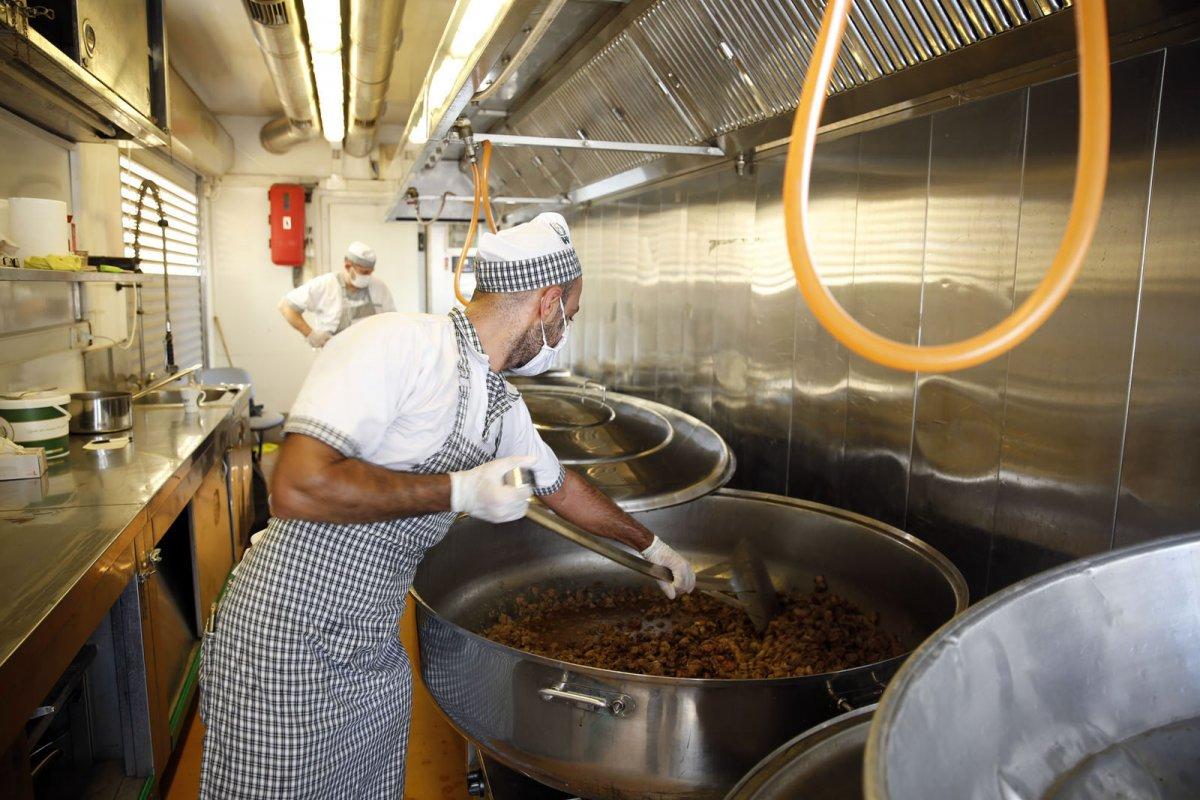 İHH ekipleri yangın bölgelerinde