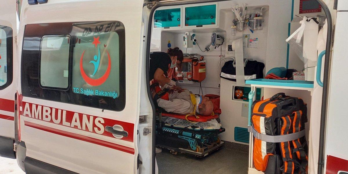 Afyonkarahisar'da asansörün halatı koptu, 2 kardeş ağır yaralandı