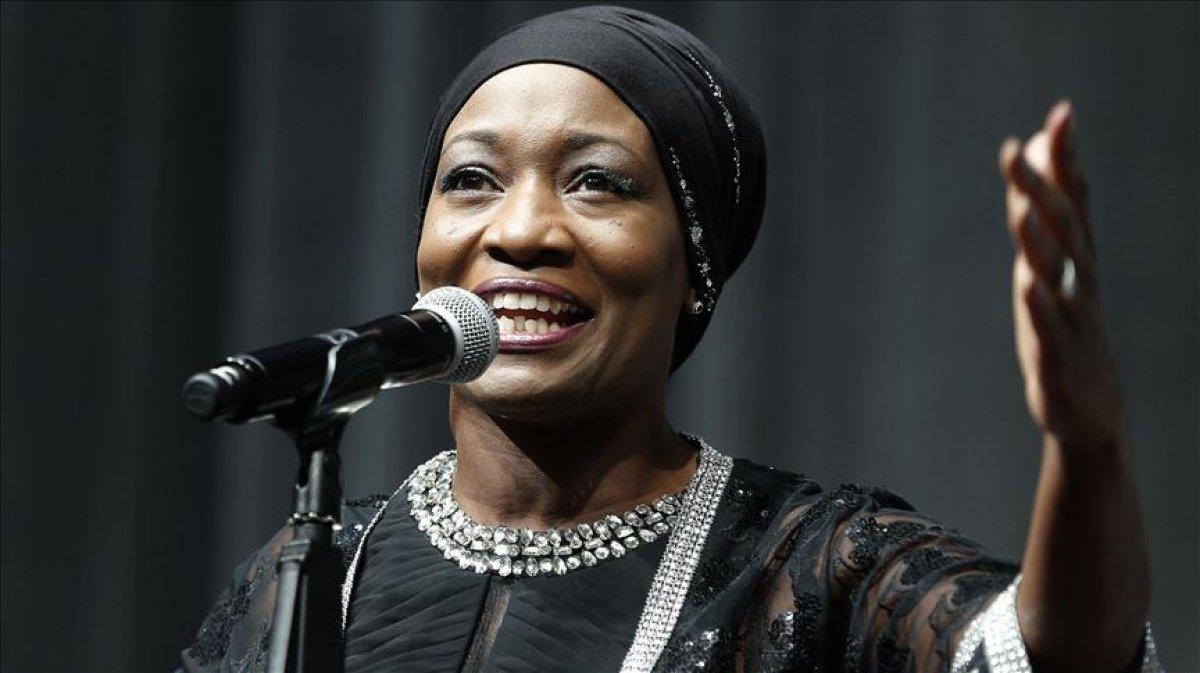 ABD'li şarkıcı Della Miles kimdir? 'Help Turkey' etiketine isyan etti!