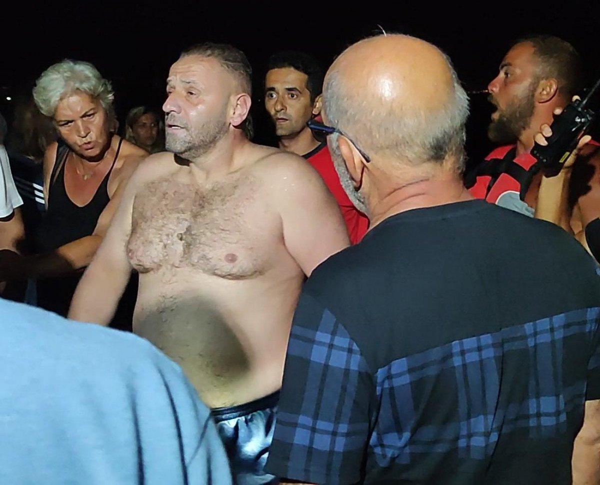 Sakarya'da akıntıya kapılan adam son anda kurtarıldı