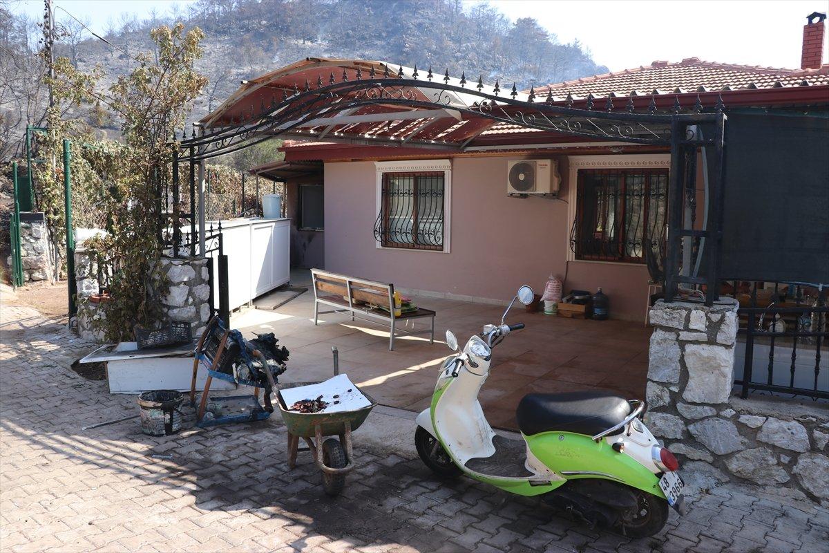 Marmaris'te evi yanmaktan kurtulan vatandaş, yaşadıklarını anlattı