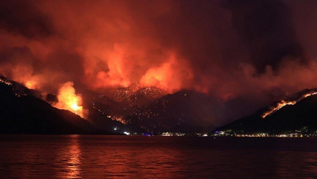 Yunanistan, Türkiye'ye yardım teklif eden AB'nin çağrısını geri çevirdi