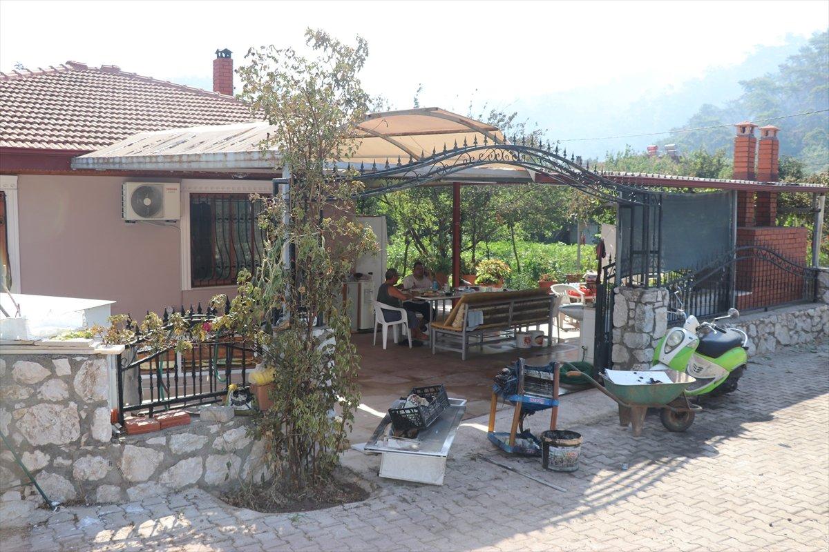 Marmaris'te evi yanmaktan kurtulan vatandaş, yaşadıklarını anlattı
