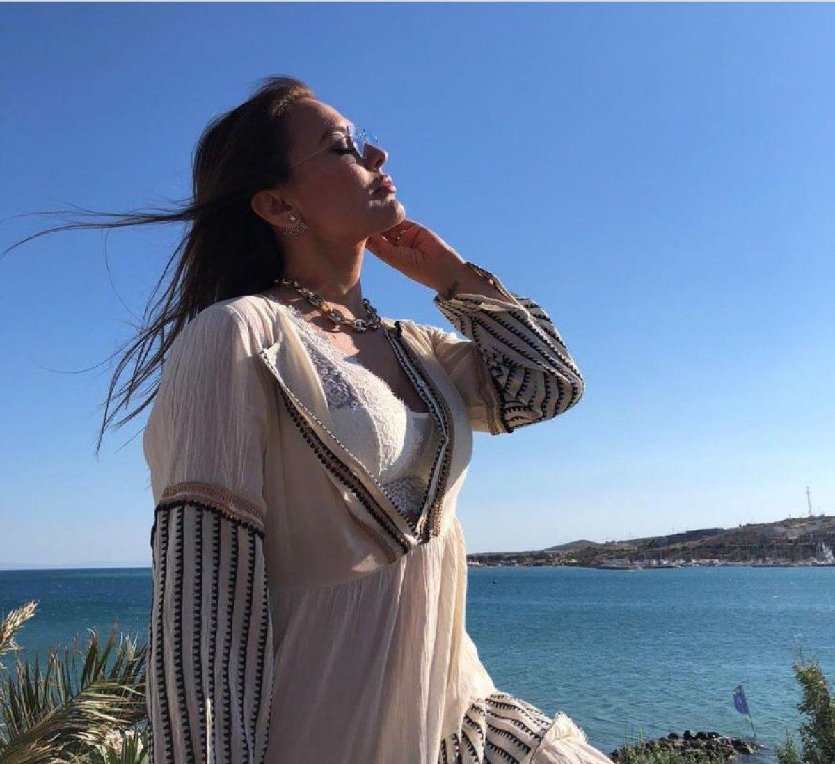 Demet Akalın, evini kaybeden Fatma Teyze'ye ulaştı