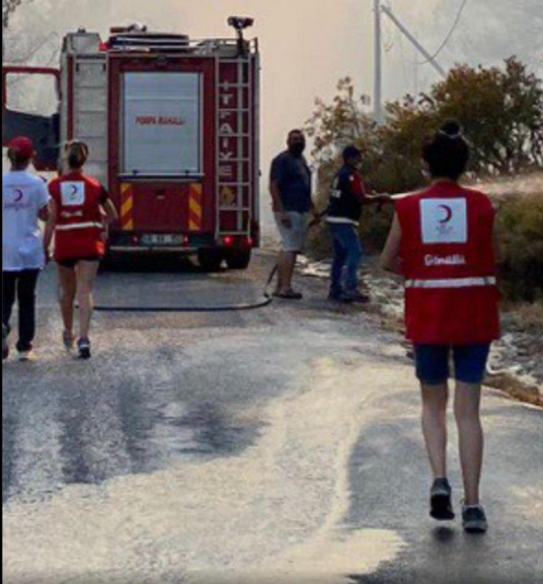 Orman yangınlarına yardıma giden gönüllülere karşı nefret dili