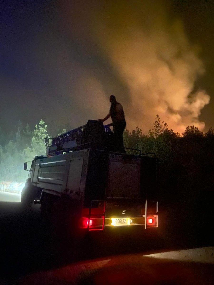 TSK pek çok bölgede yangınlara karşı desteklerini sürdürüyor