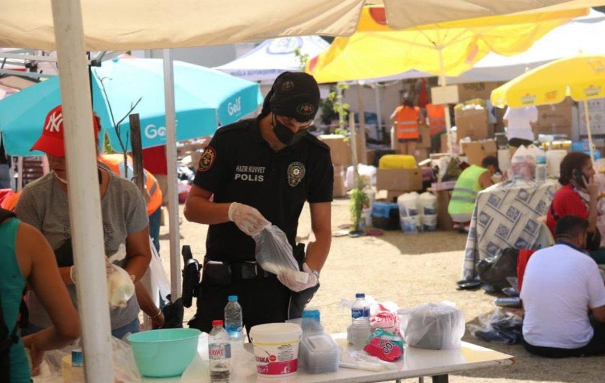 Antalya’da yangın bölgesindeki ekipler, vatandaşlar için seferber oldu