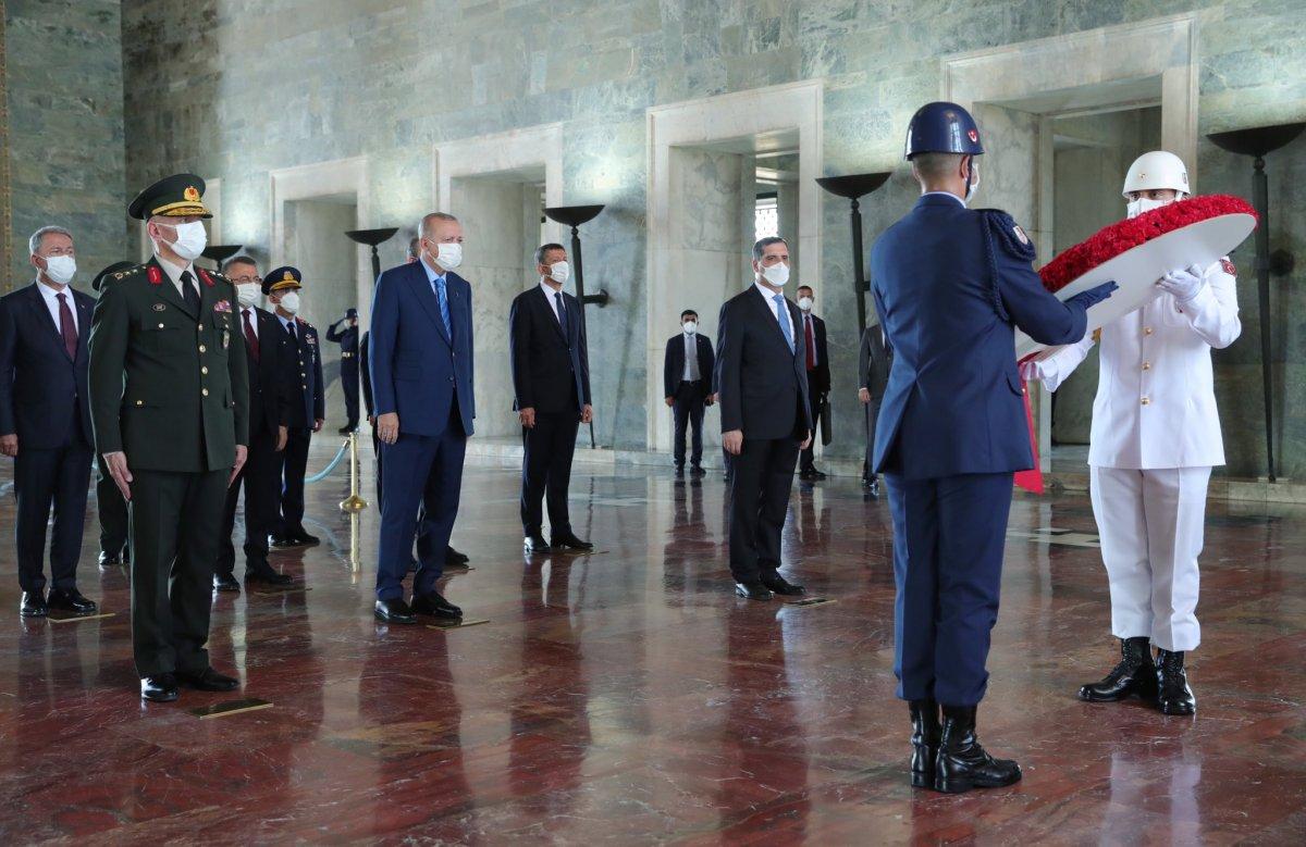 Cumhurbaşkanı Erdoğan ve YAŞ üyeleri Anıtkabir'de