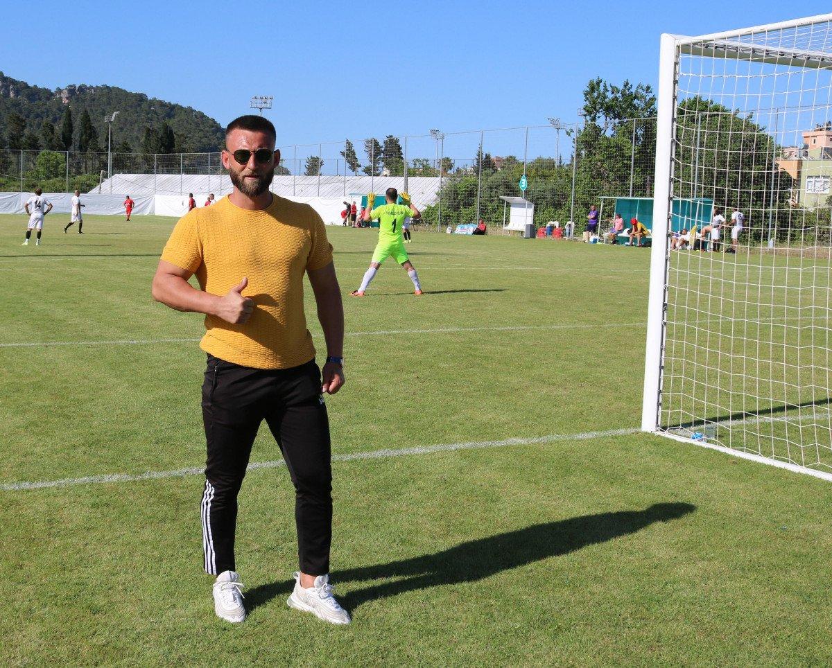 İzmir'de kavgayı ayırmak isterken öldürüldü