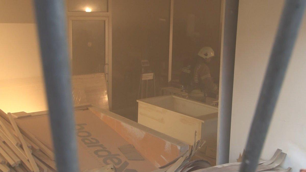 Kağıthane’deki yangında mahsur kalan köpek telef oldu