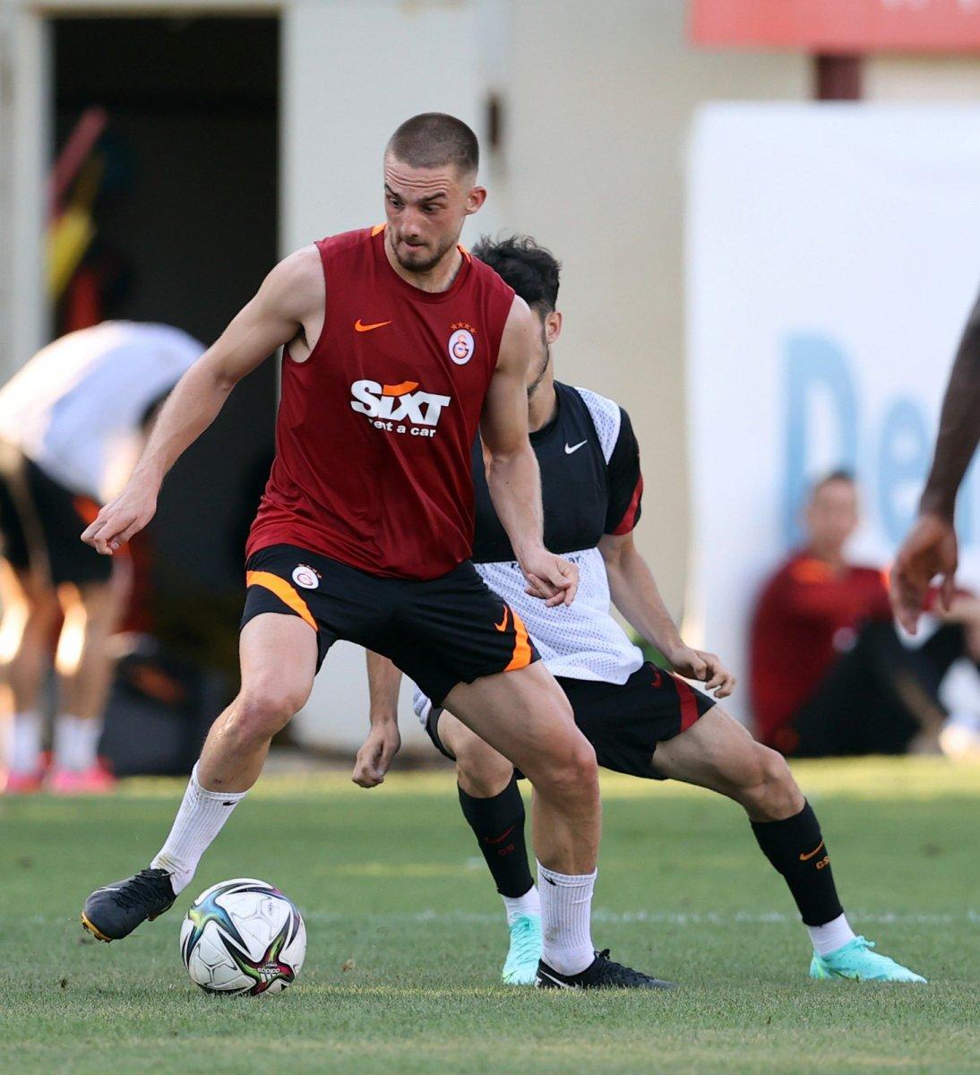 Galatasaray'da yeni transferler St. Johnstone maçına hazır