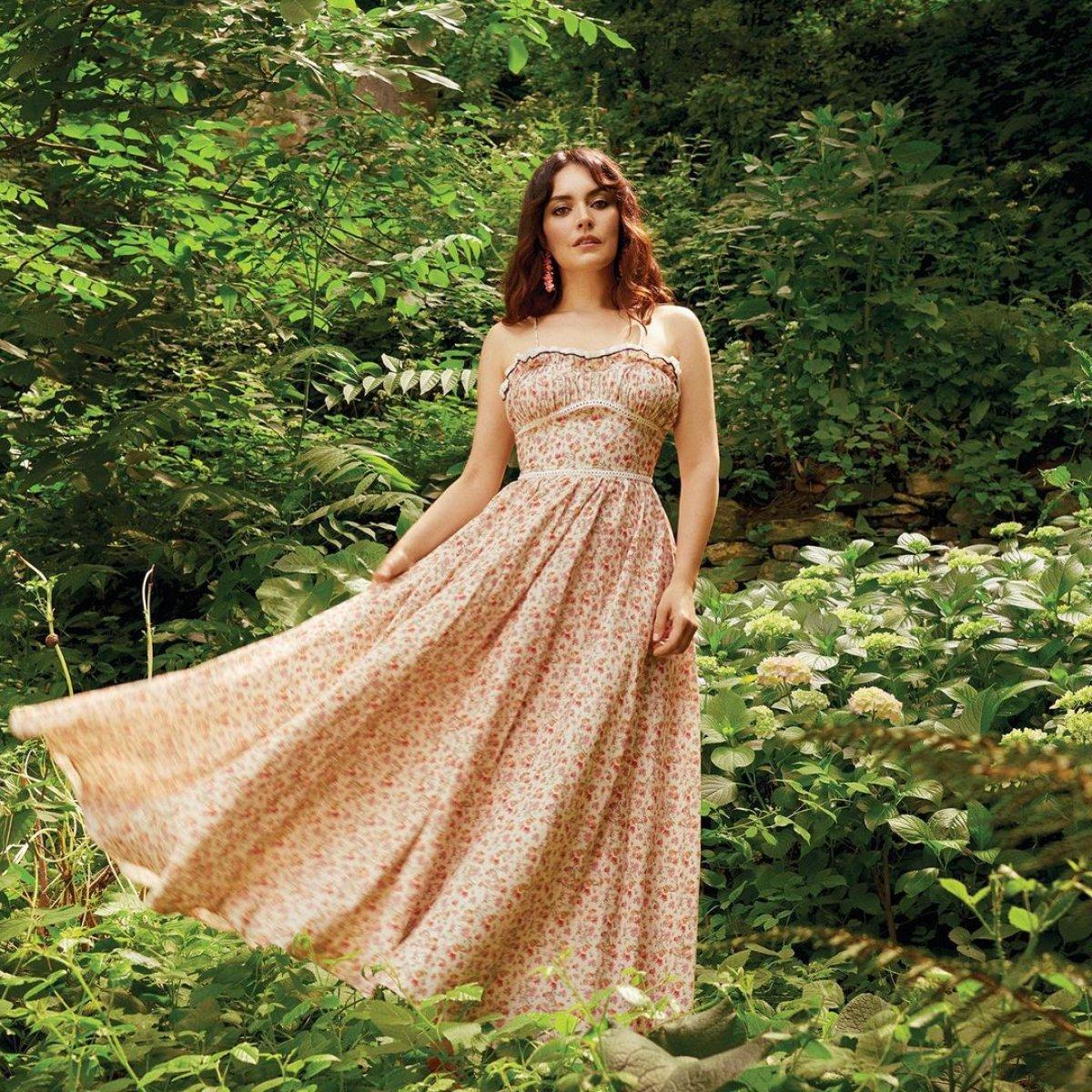 Ezgi Mola, ironiye ateş püskürdü