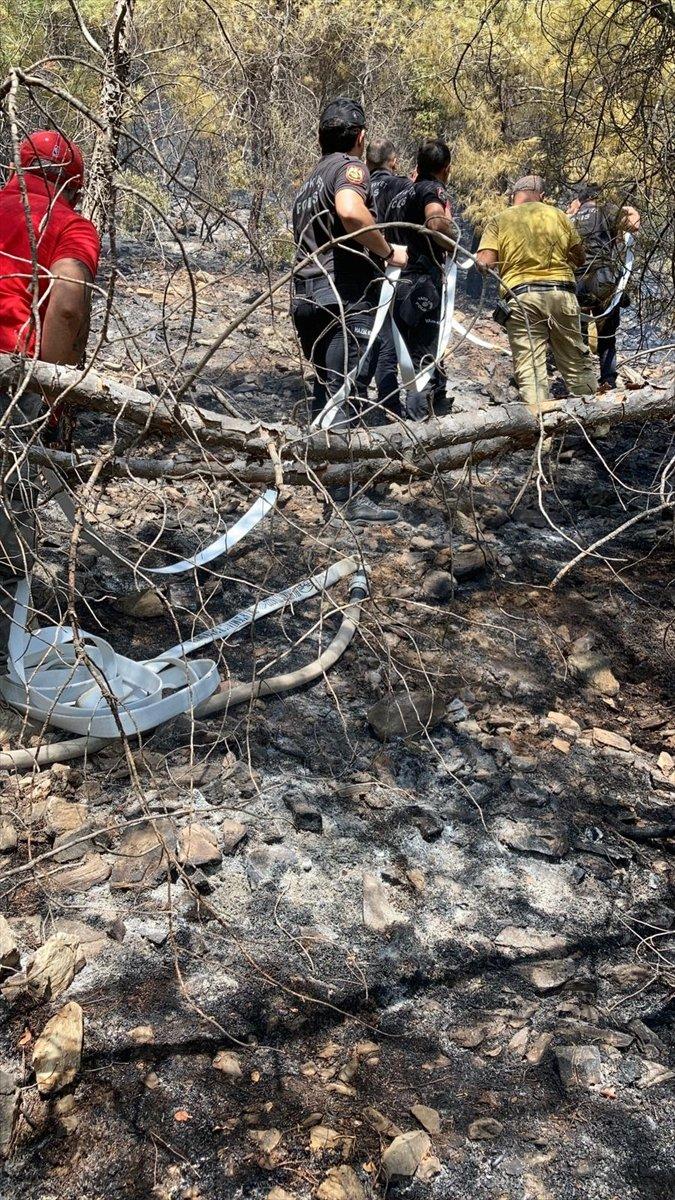 Muğla’daki yangınlara denizden gemilerle müdahale edildi