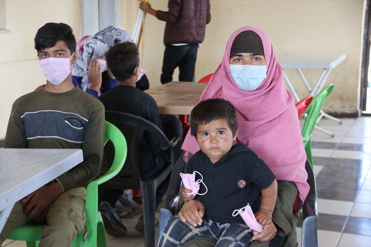 Van’da tırın dorsesinde 300 kaçak göçmen yakalandı