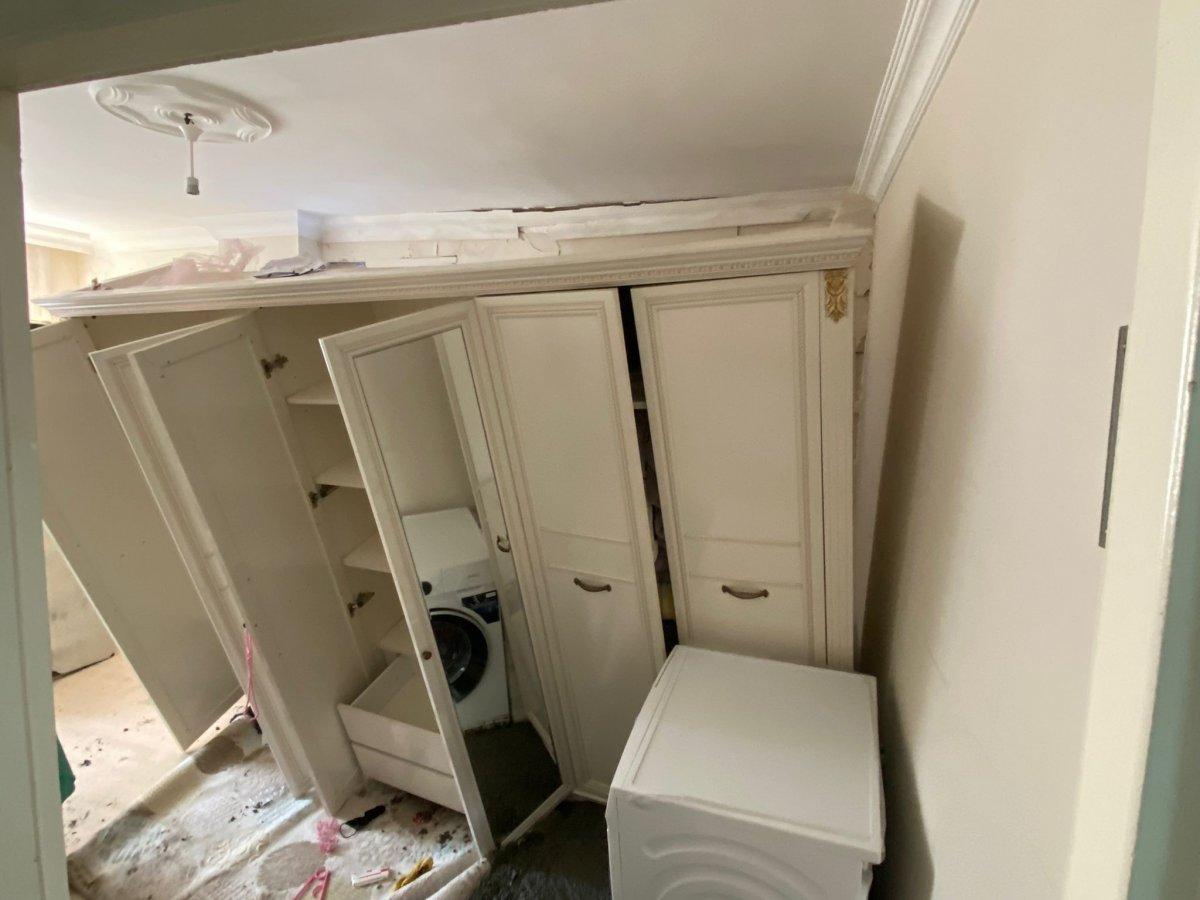 Arnavutköy'de inşaat sırasında yan evin duvarı yıkıldı