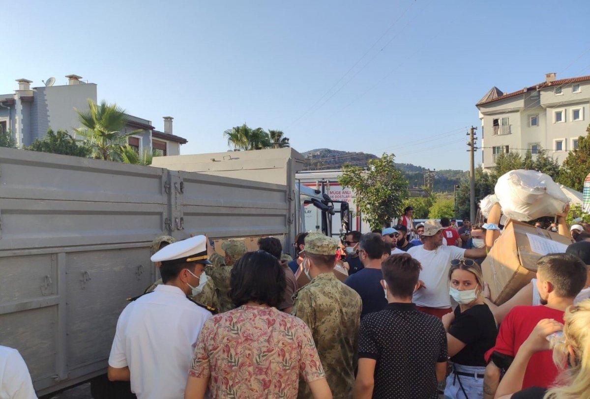 TSK yangın bölgelerine takviyelerini sürdürüyor